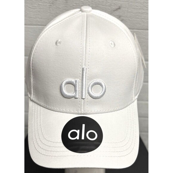 Accessories - ALO Yoga Embroidered Off Duty White Adjustable Baseball Cap Hat NWT